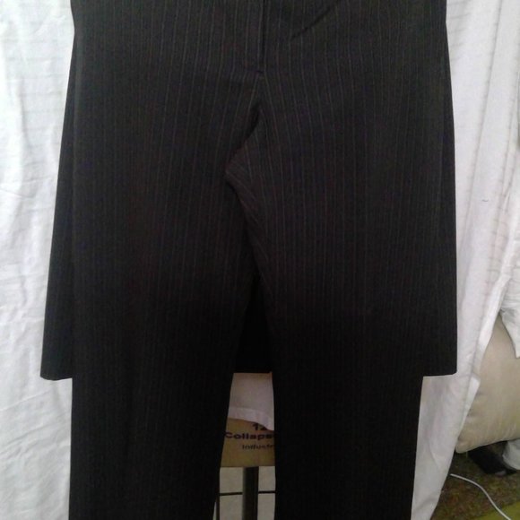 2 Piece Fully Lined Pant Suit Not Worn - Picture 5 of 8